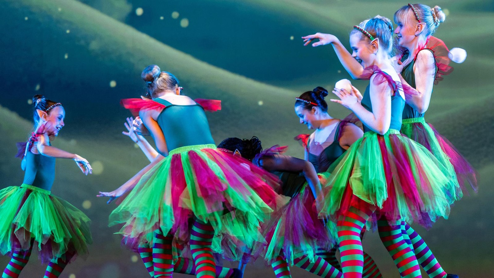 90 Fotos vom ausverkauften Weihnachtsballett in der Stadthalle Mülheim