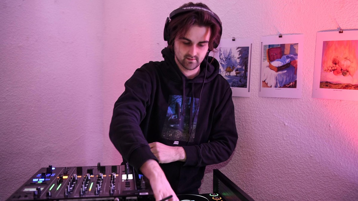 Einmal Eintritt zahlen, auf neun Floors tanzen bei den „Nachstrolchen“ in Duisburg. Nachtstrolche: Einmal zahlen, auf neun Floors tanzen.
22.11.2025 in Duisburg