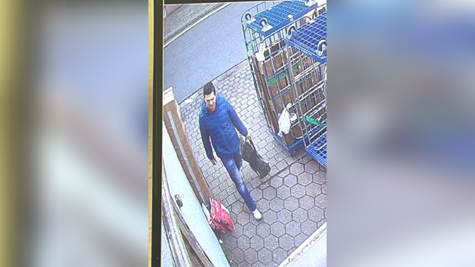 Polizei fahndet nach mutmaßlichem Tabakdieb in Moers: Wer kennt diesen Mann?