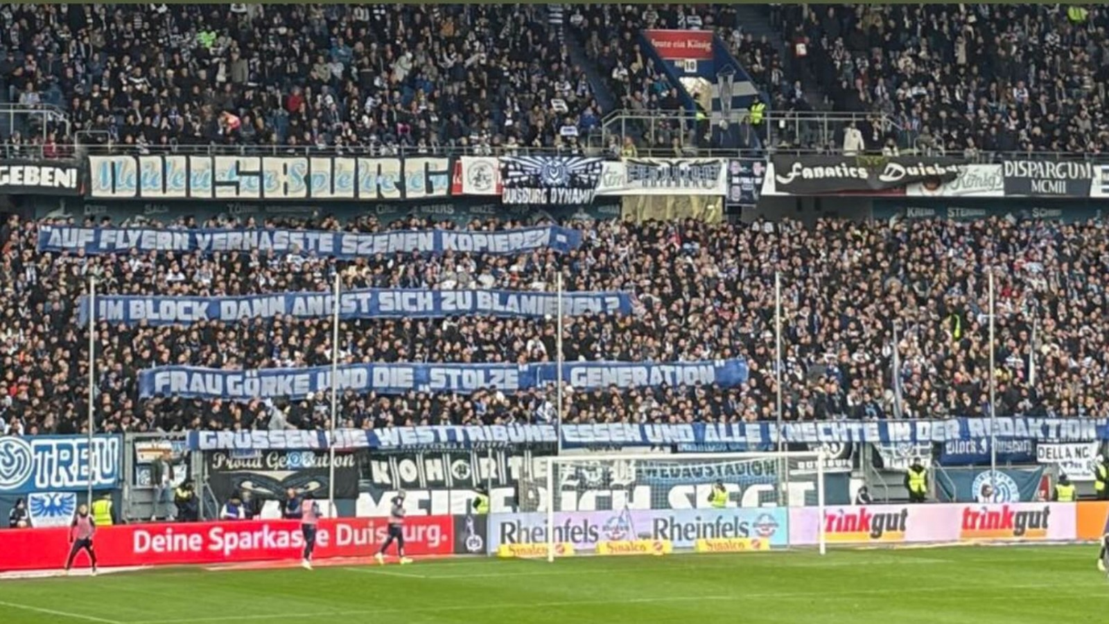 Duisburger Ultras nehmen Medien und Essener Fans aufs Korn