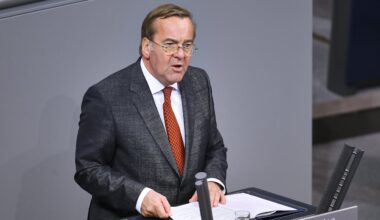 Alle Männer zur Musterung: Einigung im Wehrdienst-Streit | Politik