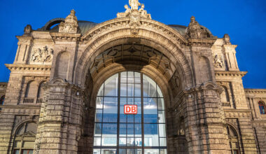 Männer treten 24-Jährigem bei Gruppenschlägerei gegen Kopf