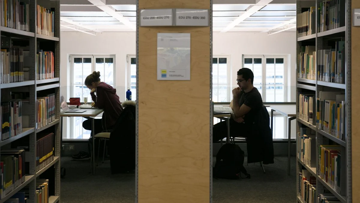 München: Warum ausländische Studierende so lange auf eine Aufenthaltsgenehmigung warten müssen - München