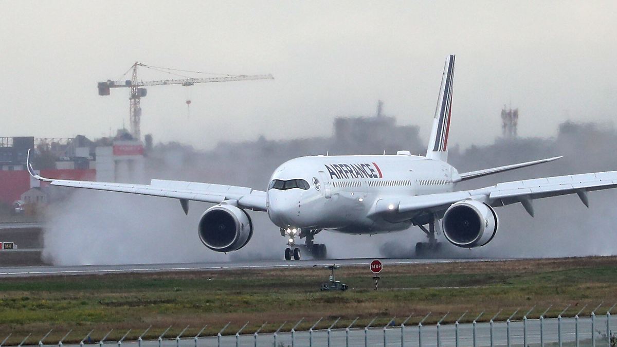 Notlandung in München: Flugzeug wegen Brandgeruchs im Cockpit umgeleitet