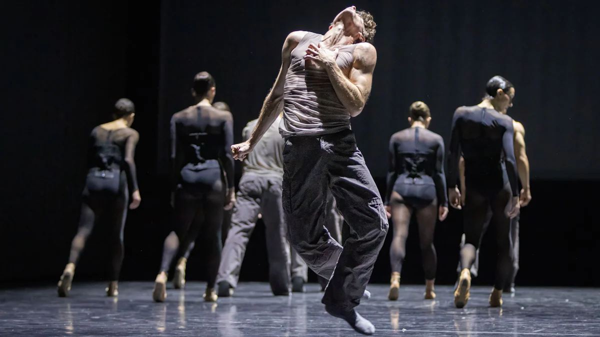 Neuer Ballettdirektor in Nürnberg: die erste Premiere von Richard Siegal - München