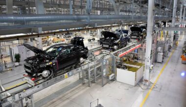 Nachfrage und Auslastung steigen: Geschäftserwartungen der Autobauer auf Zwei-Jahres-Hoch