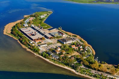 Auf der deutschen Insel Riems befindet sich die älteste virologische Forschungsstätte der Welt.