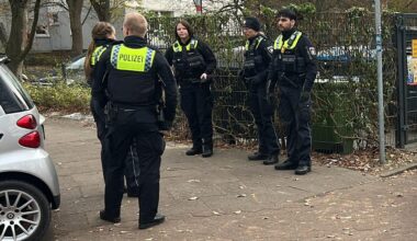 Hamburg: 40 Menschen behindern Polizeiarbeit nach Gewaltattacke | Regional