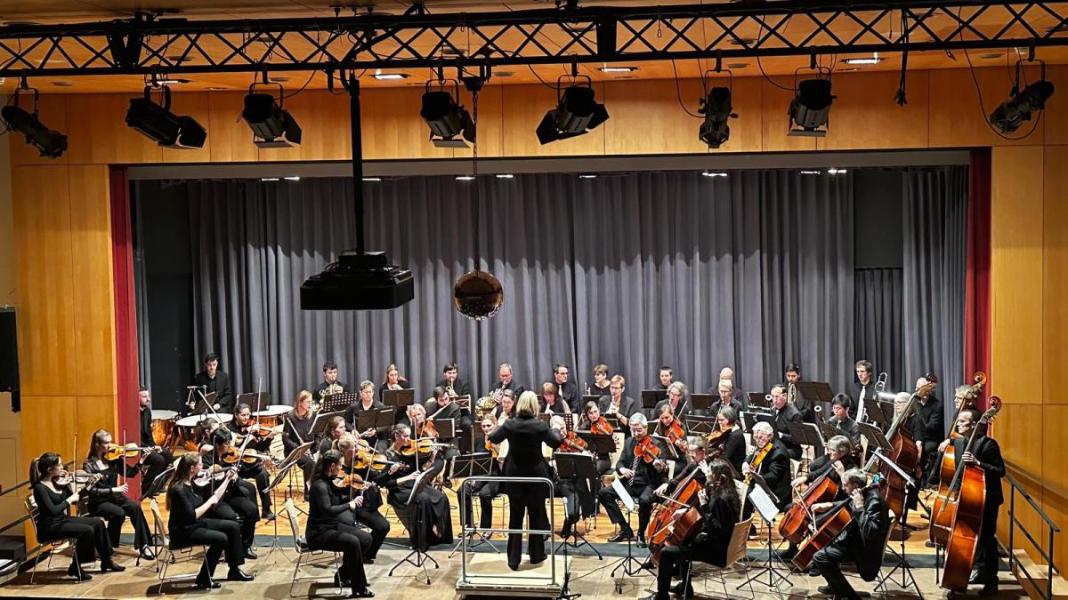 Symphonieorchester Stadtbergen bringt Liszt und Schumann im Bürgersaal zum Leuchten