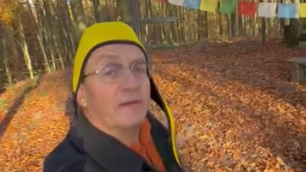 Wigald Boning und Bernhard Hoëcker steigen in MV auf den Helpter Berg