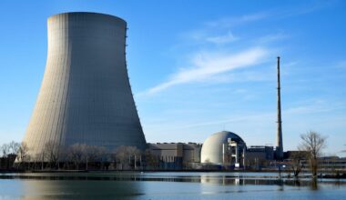 Arbeiten gestoppt: Panne bei Rückbau in stillgelegtem Kraftwerk Isar 2 – Metallteil beschädigt Druckbehälter