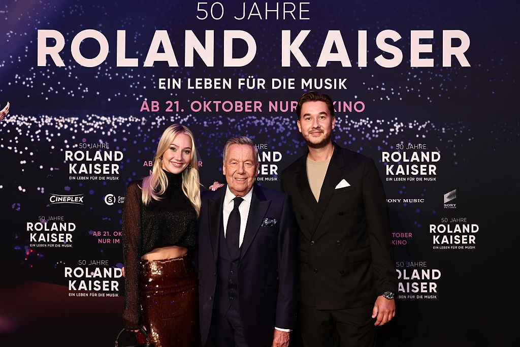 Roland Kaiser mit Tochter Annalena und Sohn Jan bei der Premiere des Dokumentarfilms "50 Jahre Roland Kaiser – Ein Leben für die Musik".