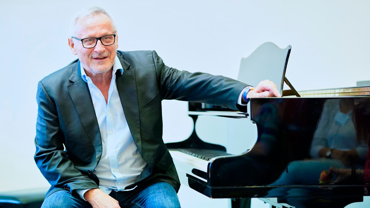 Konstantin Wecker räumt Verhältnis mit einer damals 15-jährigen Schülerin ein | Unterhaltung