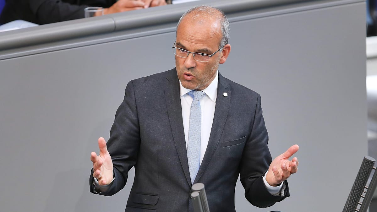 Russland: AfD-Politiker reisen nach Sotschi, um Dmitri Medwedew zu treffen