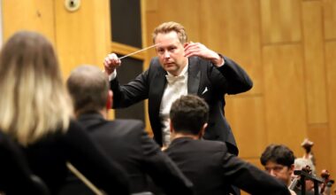 Bergische Symphoniker spielen in Remscheid und Solingen Mahler und Schönberger