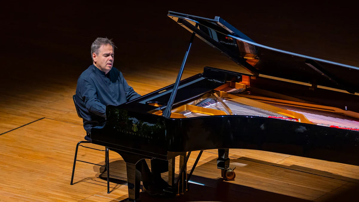 Eigensinniger Klaviertüftler: Der russische Pianist Arcadi Volodos in München – eine Kritik - München