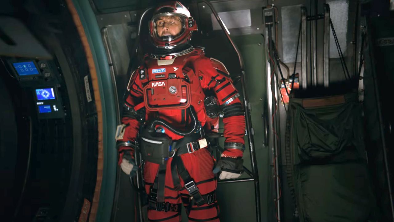 Man muss "Hintern in die Kinosessel kriegen": Trailer zu heiß erwartetem Sci-Fi-Abenteuer spoilert großen Twist – jetzt reagiert der Autor - Kino News