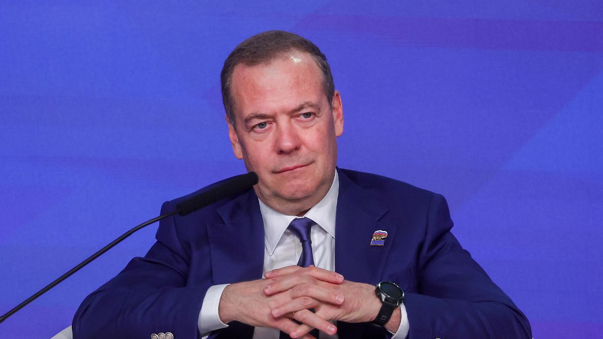 "Belgien wird verschwinden": Medwedew und Belgiens Verteidigungsminister bepöbeln sich im Netz