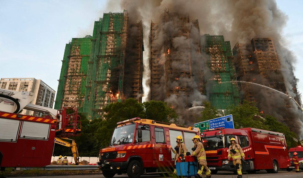 Inferno in mehreren Hochhäusern fordert mindestens vier Todesopfer