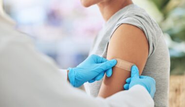 Corona, Gürtelrose, Masern: Welche Impfungen brauche ich jetzt? | Leben & Wissen