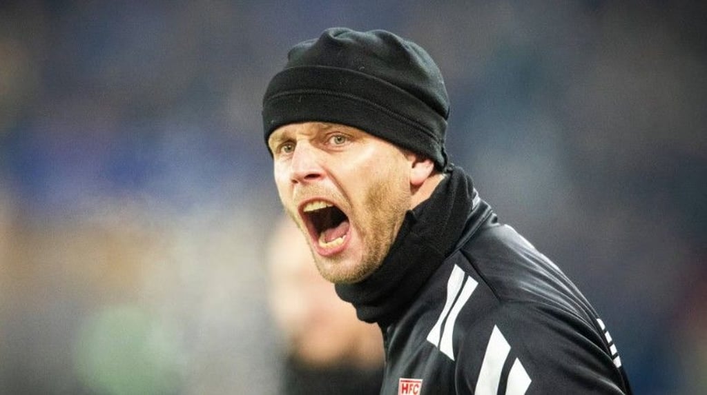 HFC-Trainer Robert Schröder lieferte sich nach dem 1:1 bei Carl Zeiss Jena ein Wortgefecht mit einem Offiziellen der Jenaer.