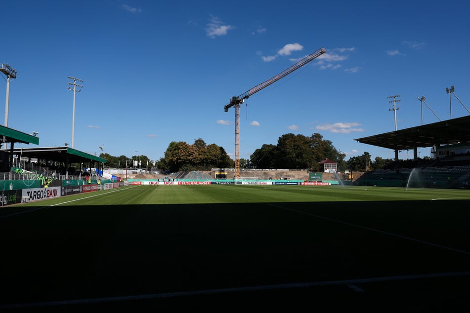 Das Preußenstadion wird im laufenden Betrieb umgebaut. Entsprechend konnte der SCP zunächst nicht das volle Auswärtskontigent an Dynamo Dresden geben. Jetzt wurde aber eine Lösung gefunden.