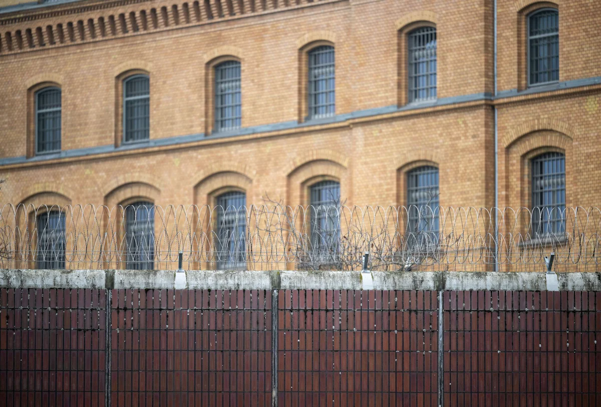 Prävention - Berlin setzt auf neue Räume gegen Suizide im Gefängnis - Panorama