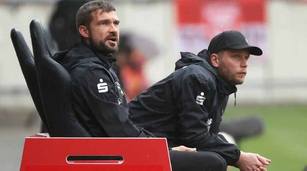 Sascha Prüfer (l.) ist seit Sommer Co-Trainer beim HFC.