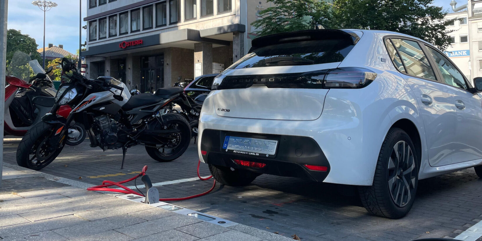 Zahl an E-Ladepunkten wächst stetig – Live-Verkehrsticker