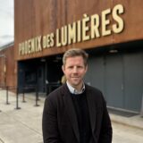 Direktor Andreas Richter vor der Kunsthalle Phoenix des Lumieres in Dortmund.