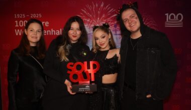 Ayliva erhält Sold-Out-Award in Dortmund.