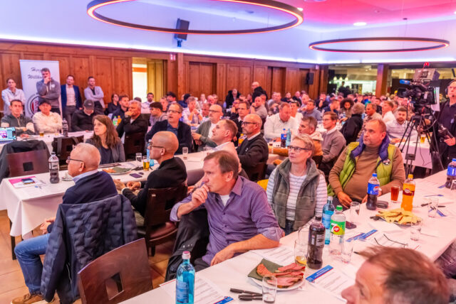 Dortmunder Hallenstadtmeisterschaft startet mit Spektakel: Überraschung vor der Auslosung