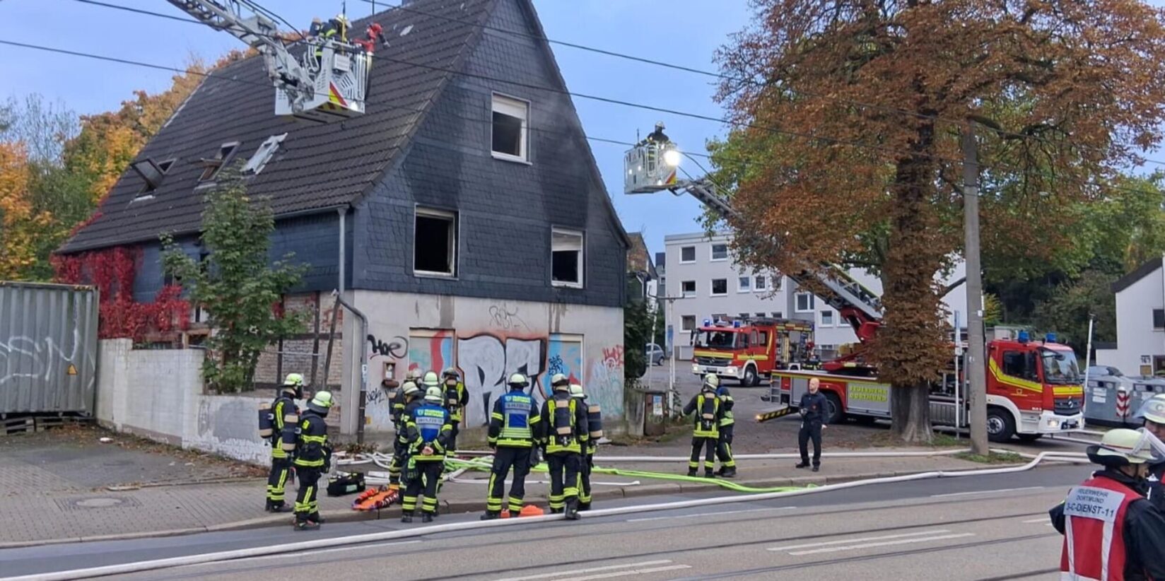 „Eigentum verpflichtet“ Politik fordert Abriss von Haus am Dortmund-Brackeler Marktplatz