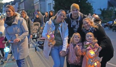 Sankt Martin in Bodelschwingh: 480 beim Laternenumzug 2025