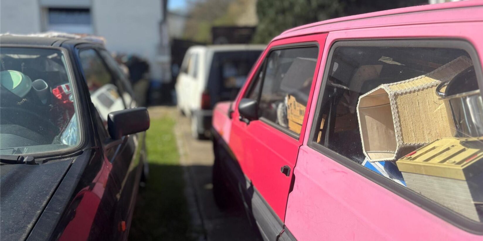 Vollgestopfte Schrott-Autos in Castrop-Rauxel müssen weg Kreis macht Druck auf „Sammler“