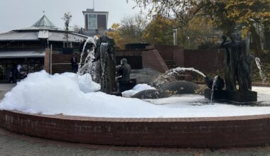 Erneut Schaumberge im Gauklerbrunnen am Stadtgarten
