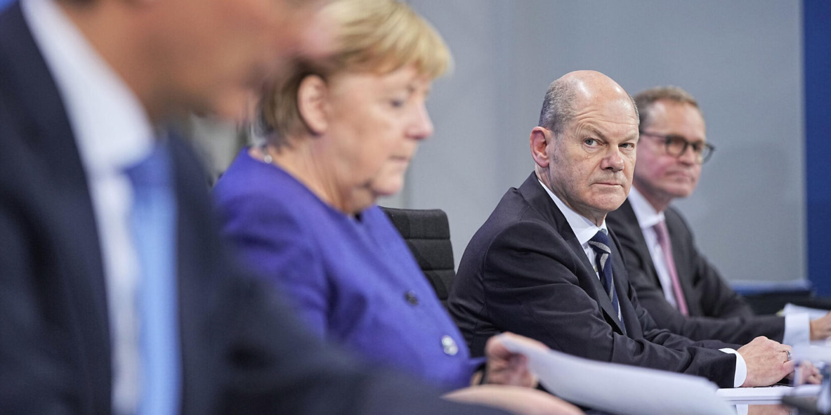 Aufruf zu Anschlägen auf Merkel und Scholz