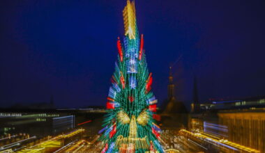 Weihnachtsmarkt Dortmund 2025: Deko für Riesenbaum gesichtet