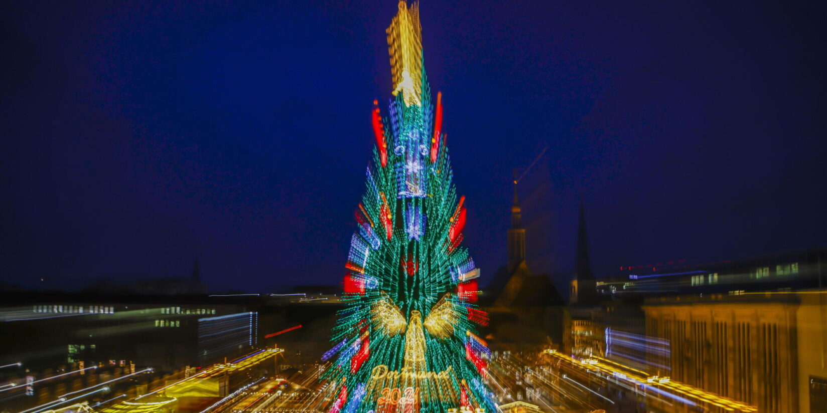 Weihnachtsmarkt Dortmund 2025: Deko für Riesenbaum gesichtet