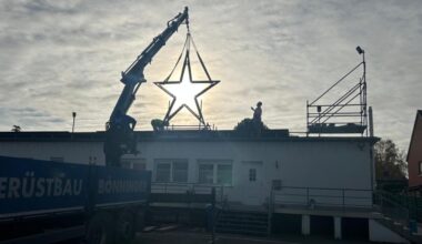 Ein Hauch von Himmel über Brackel Zehn-Meter-Baum und viel Herz für den guten Zweck