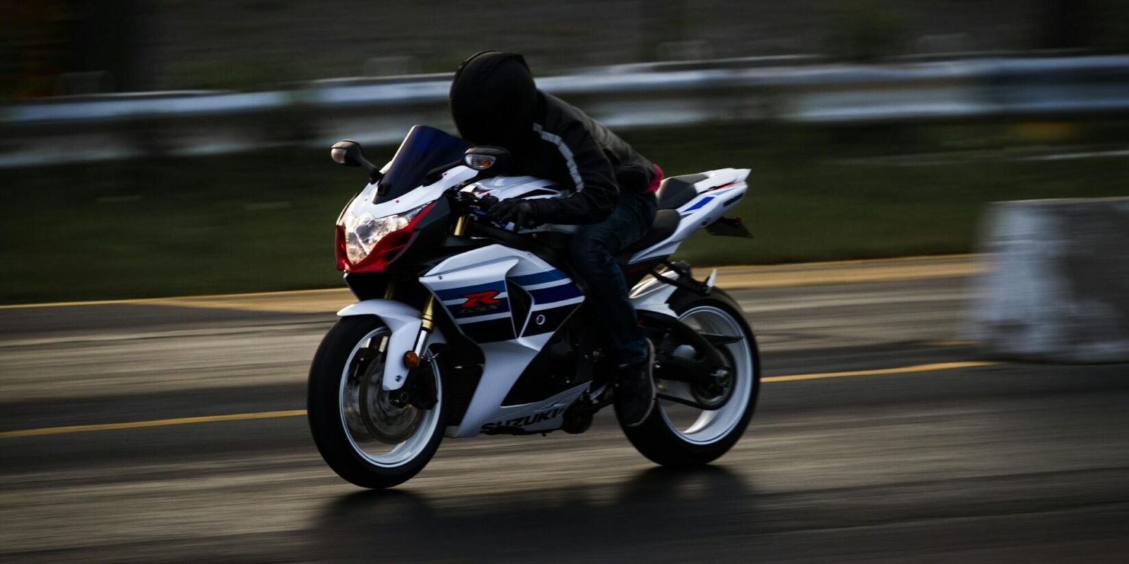 Dortmunder fährt über Ast und stürzt