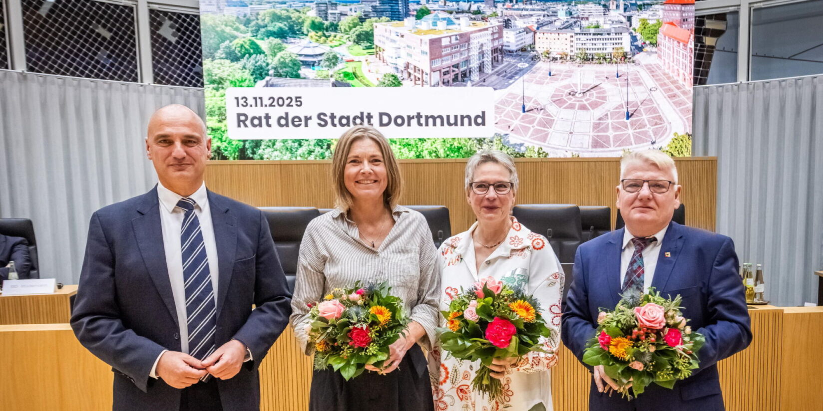 Kalouti vereidigt, andere Bürgermeister gewählt