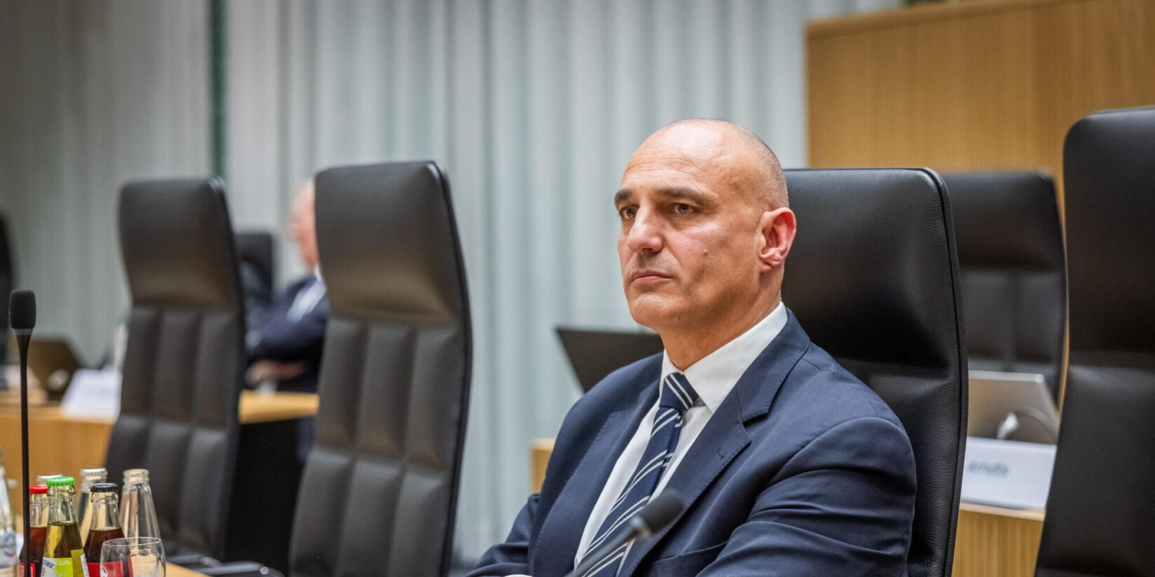 Alexander Kalouti (CDU) leitet erste Ratssitzung