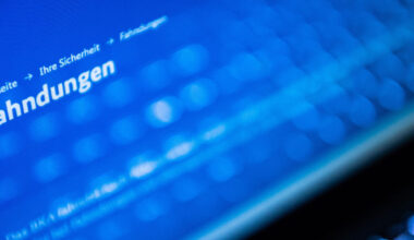 Polizei sucht mit Fotos Täter