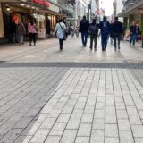 Ein weißer Streifen zog sich im September 2024 über das Pflaster des Westenhellwegs.