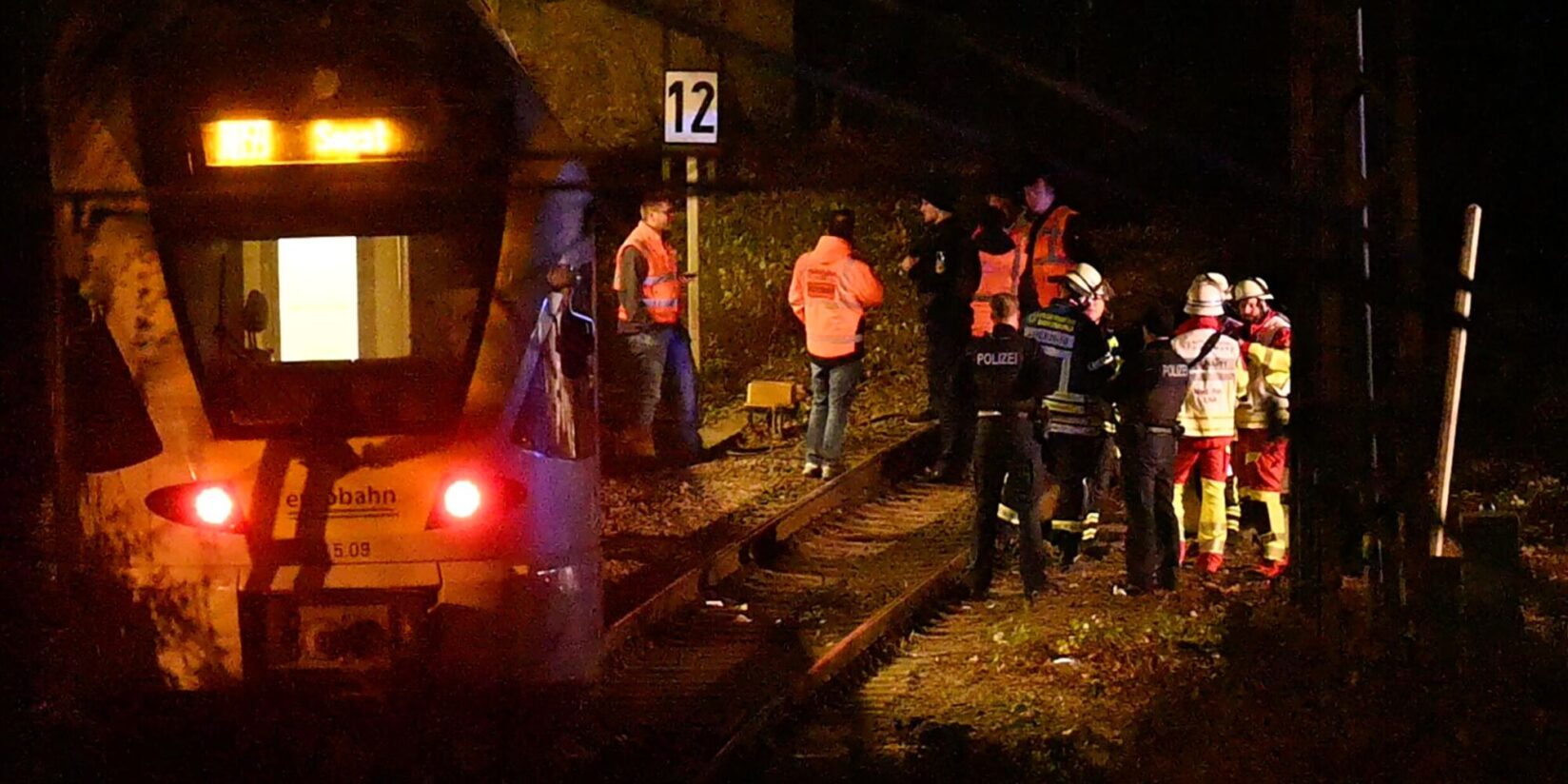 Überfüllter Zug nach Weihnachtssingen gestoppt