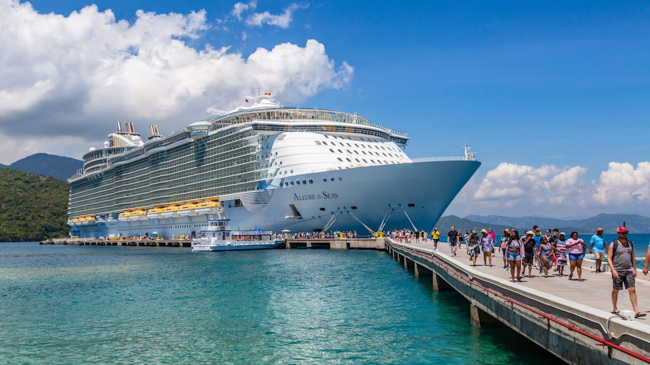 Frau stürzt bei Kreuzfahrt für Fans von Taylor Swift in den Tod: Familie klagt | News