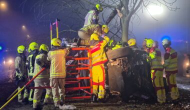 Unfall in Berlin: 19-Jähriger stirbt, Beifahrer in Lebensgefahr | Regional