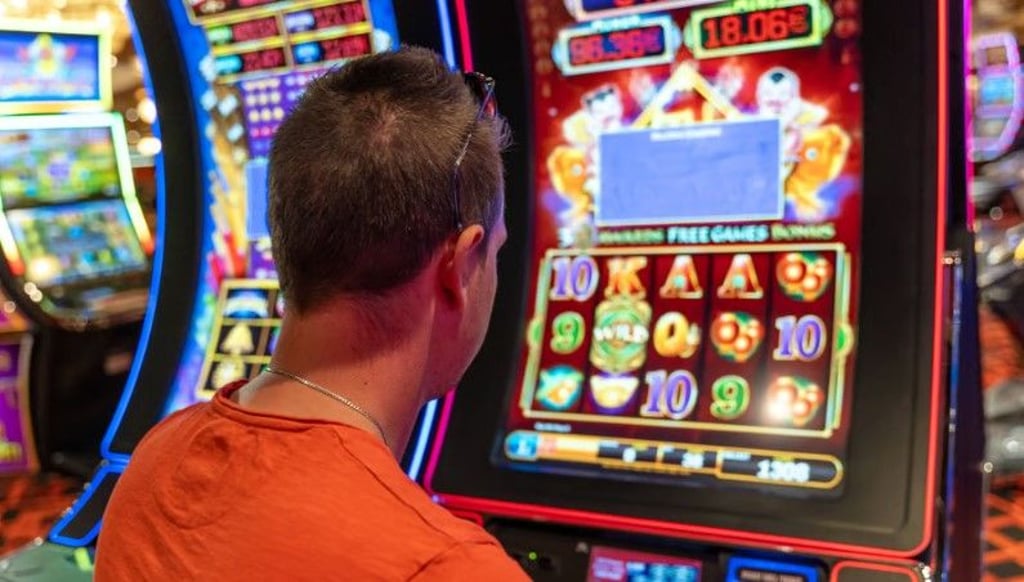 Im Wirtschaftsausschuss haben sich erstmals die Spielautomatenunternehmer zur geplanten Erhöhung der Vergnügungssteuer in Halle geäußert.