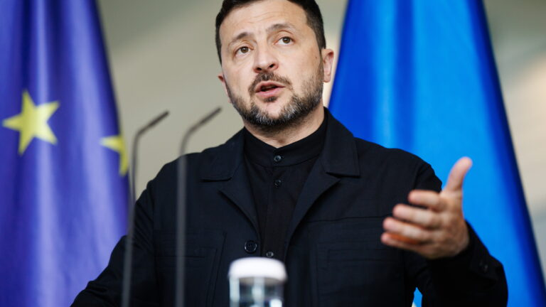 Ukraine plant Waffen-Exportbüros in Berlin und Kopenhagen